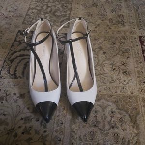 Supper cute black and white 5" heels